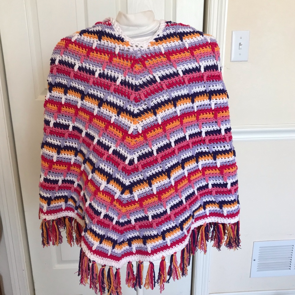 Child size 10 crochet hooded Poncho -  Gap brand